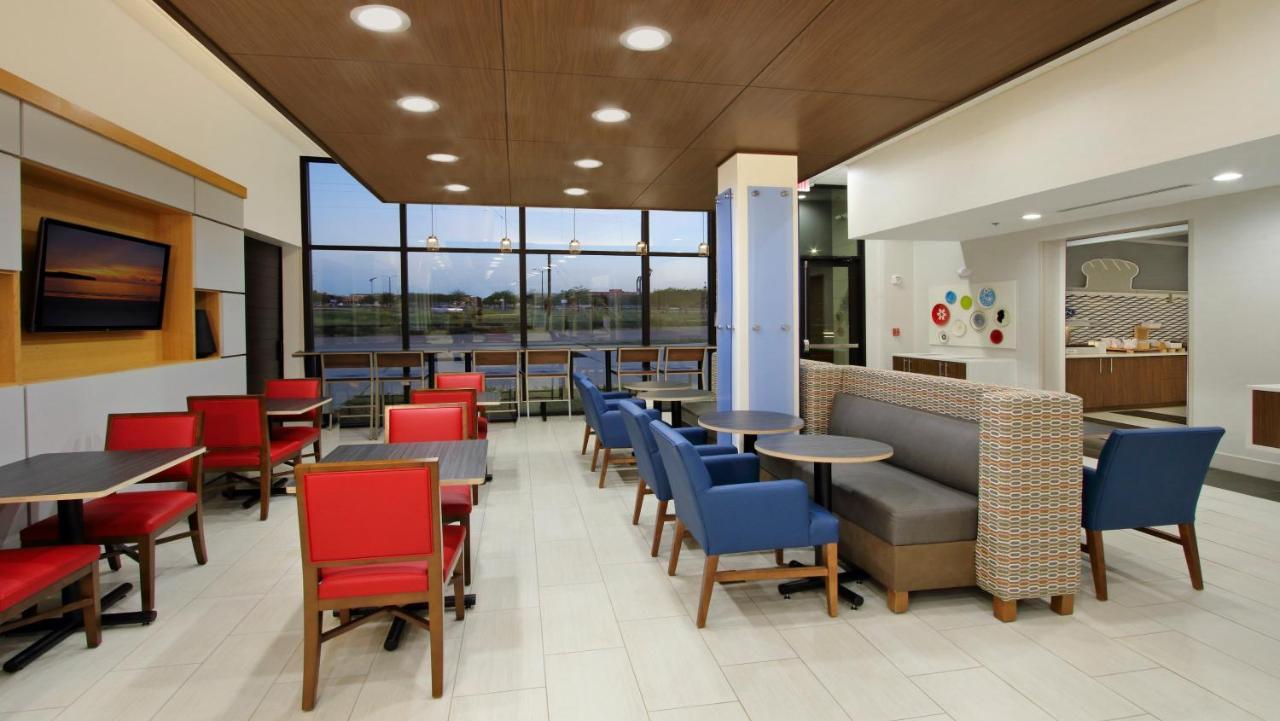 Holiday Inn Express & Suites Dallas Frisco Nw Toyota Stdm By Ihg Exterior foto